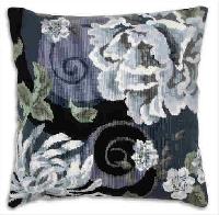 Floral Swirl in Black, kit coussin canevas Anchor