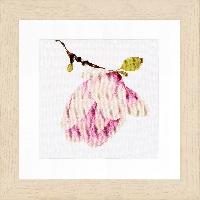 Bouton de Magnolia, kit broderie sur toile Ada Lanarte