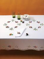 Guirlande de Fleurs, nappe borde Dentelle  broder 