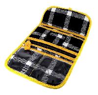 Trousse < Scarlett > tartan noire et jaune, Bohin